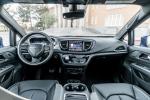 Chrysler Pacifica Hybrid S Appearance Package 2018 года